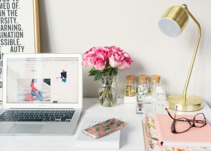 5 Ways a SaaS Marketing Virtual Assistant Streamlines Your Customer Journeys