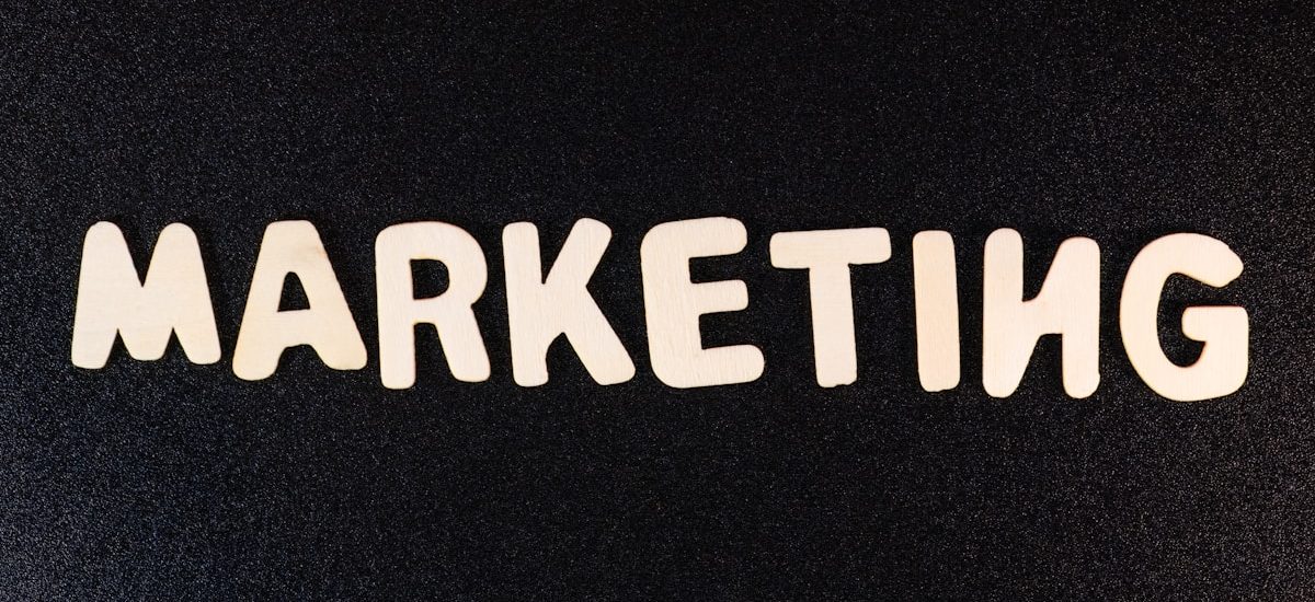 7 Proven SaaS Direct Marketing Options to Optimize Growth and ROI